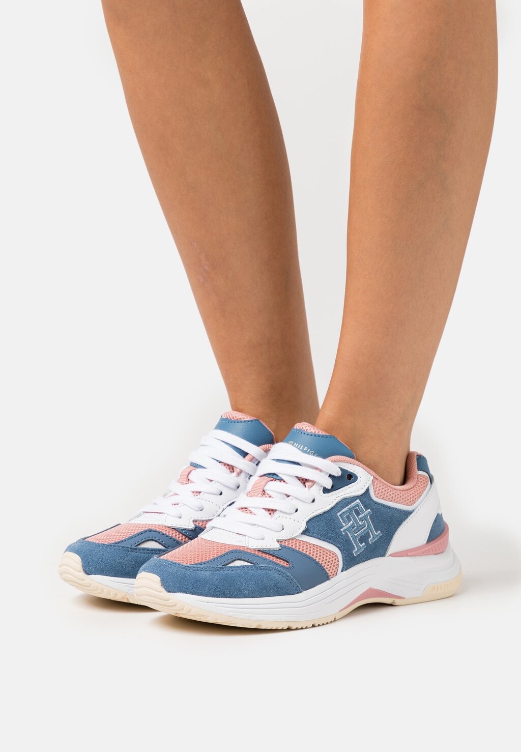 

Кроссовки Tommy Hilfiger