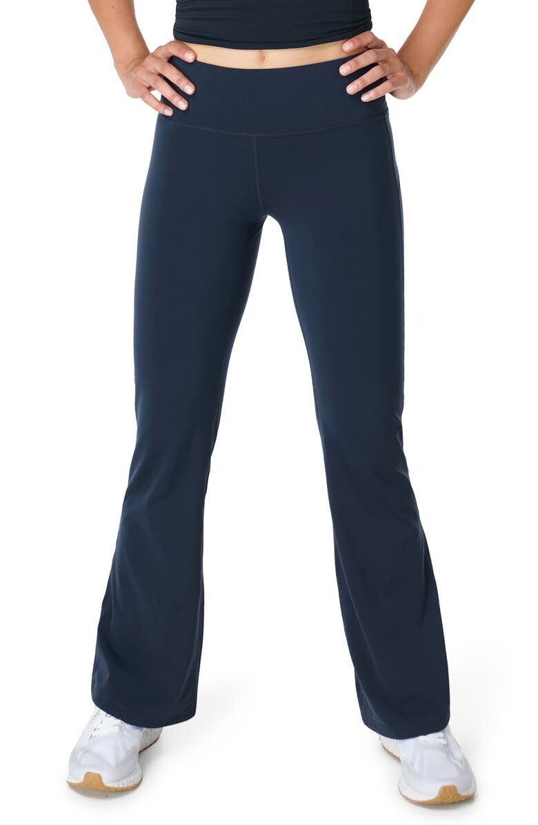 

Расклешенные брюки Power Kick SWEATY BETTY, темно-синий