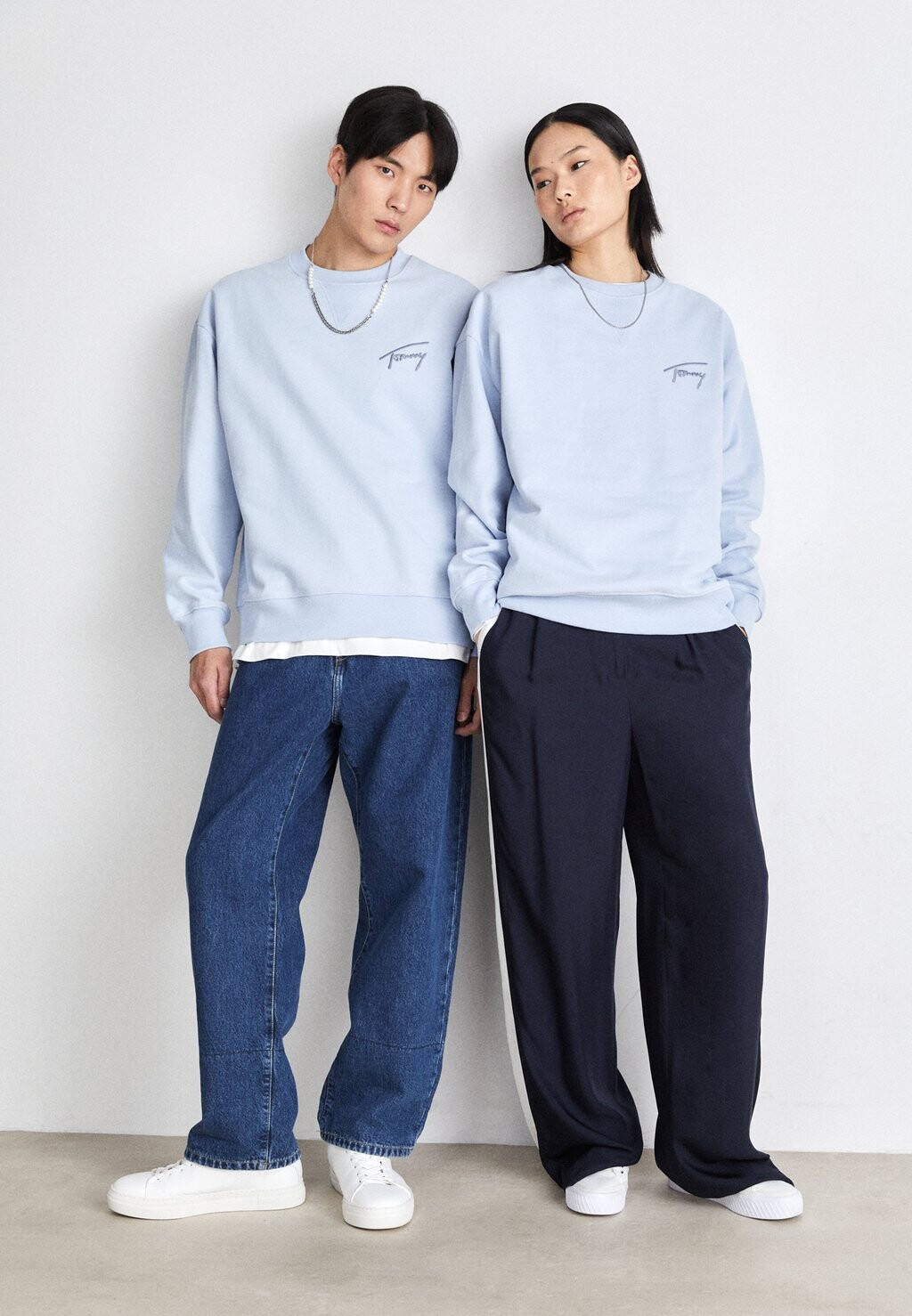 

Толстовка Tommy Jeans SIGNATURE CREW UNISEX, цвет breezy blue