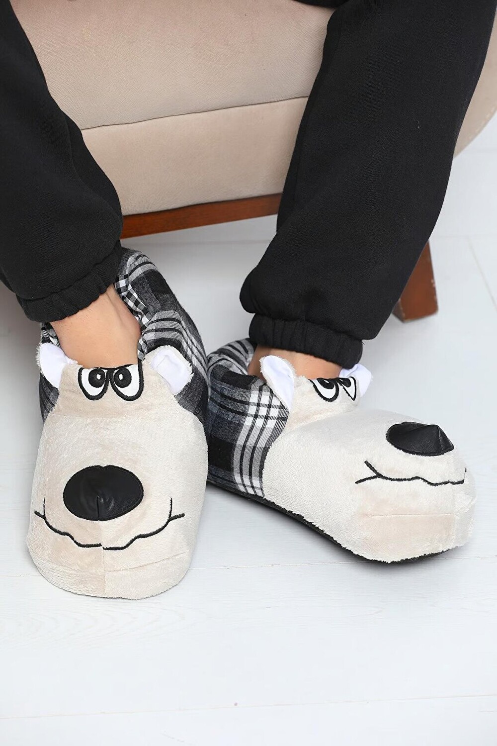 

Женские термостойкие тапочки Angry Dog Fig с бесшумной подошвой кремового цвета Pembe Potin