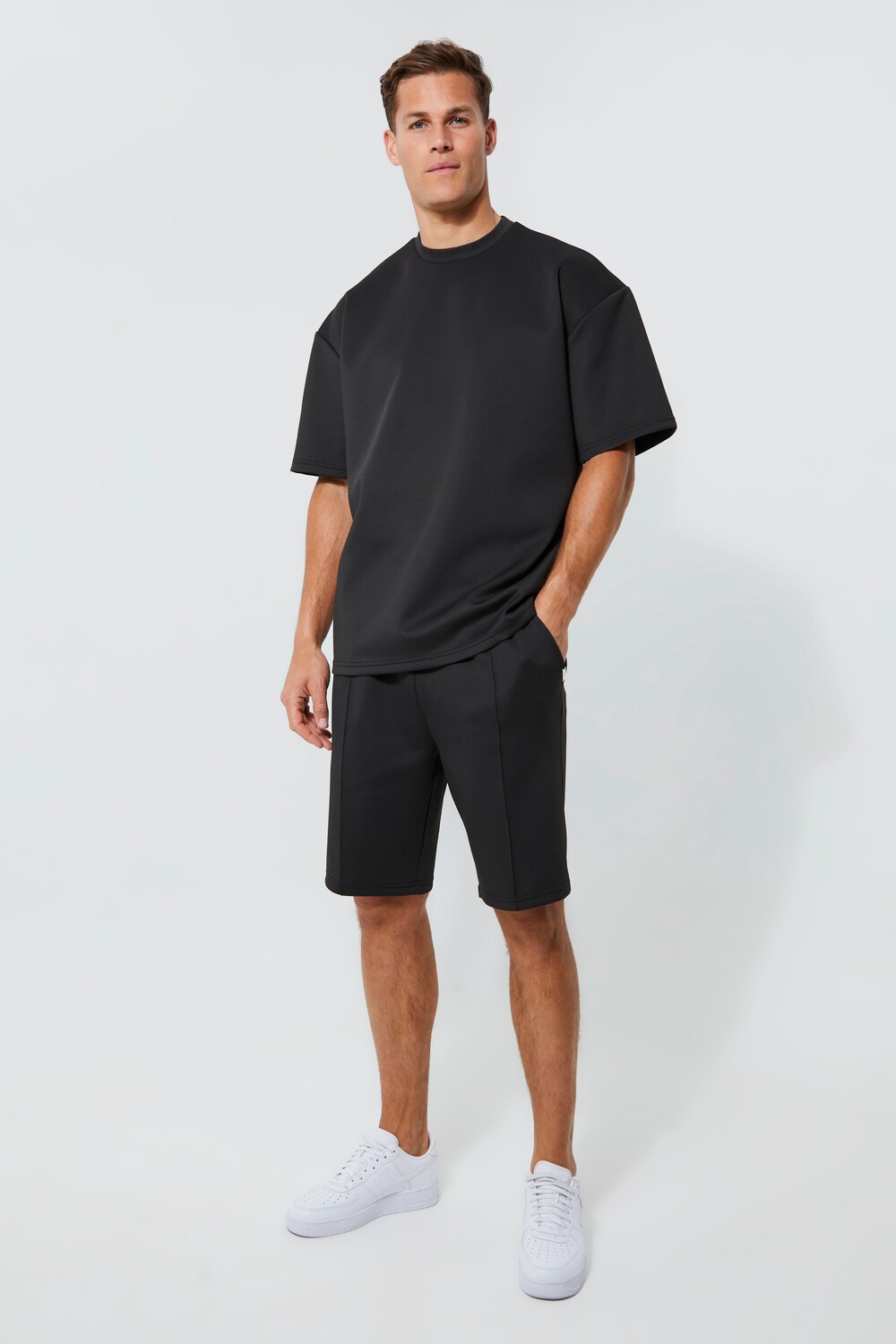 

Футболка оверсайз и короткий комплект tall oversize Boohoo, черный