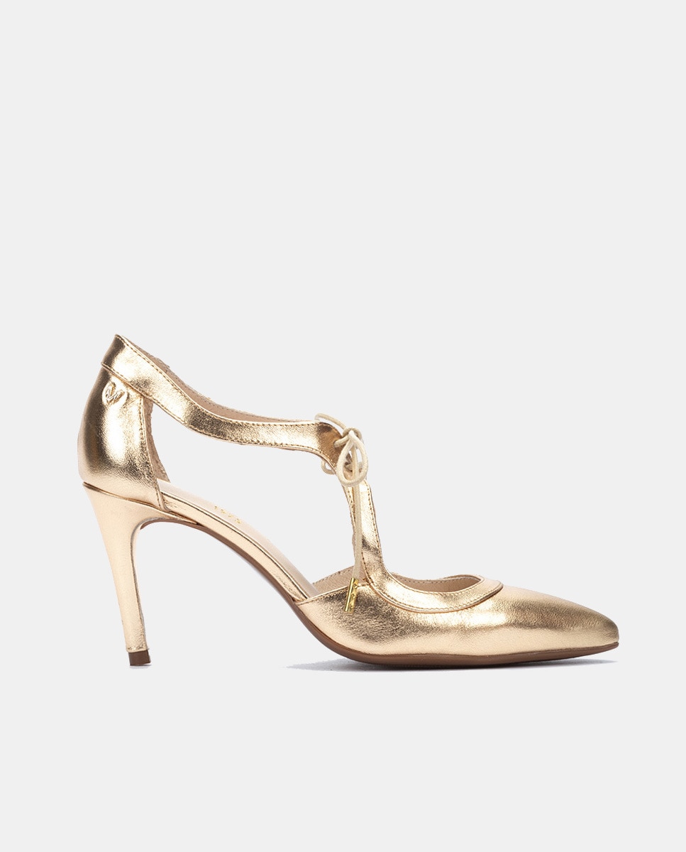 цена Женские кожаные туфли с острым носком и каблуком-шпилькой Martinelli, золотой