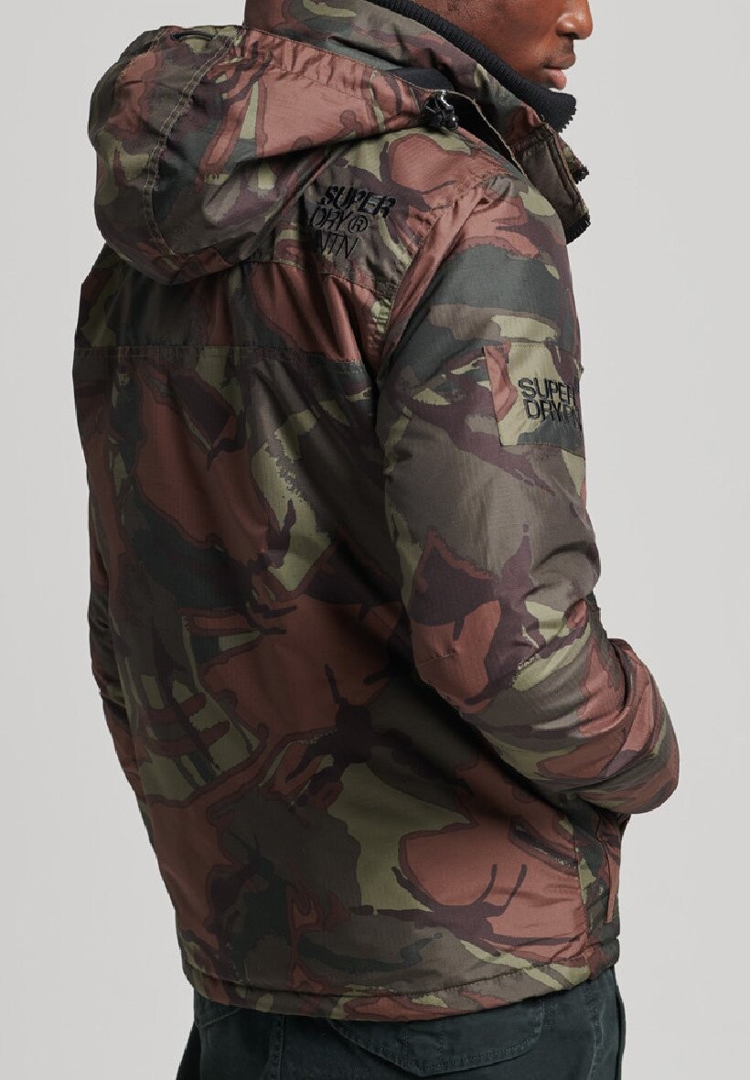 

Куртка для улицы Superdry ГОРНАЯ ВЕТРОВКА, цвет army camo