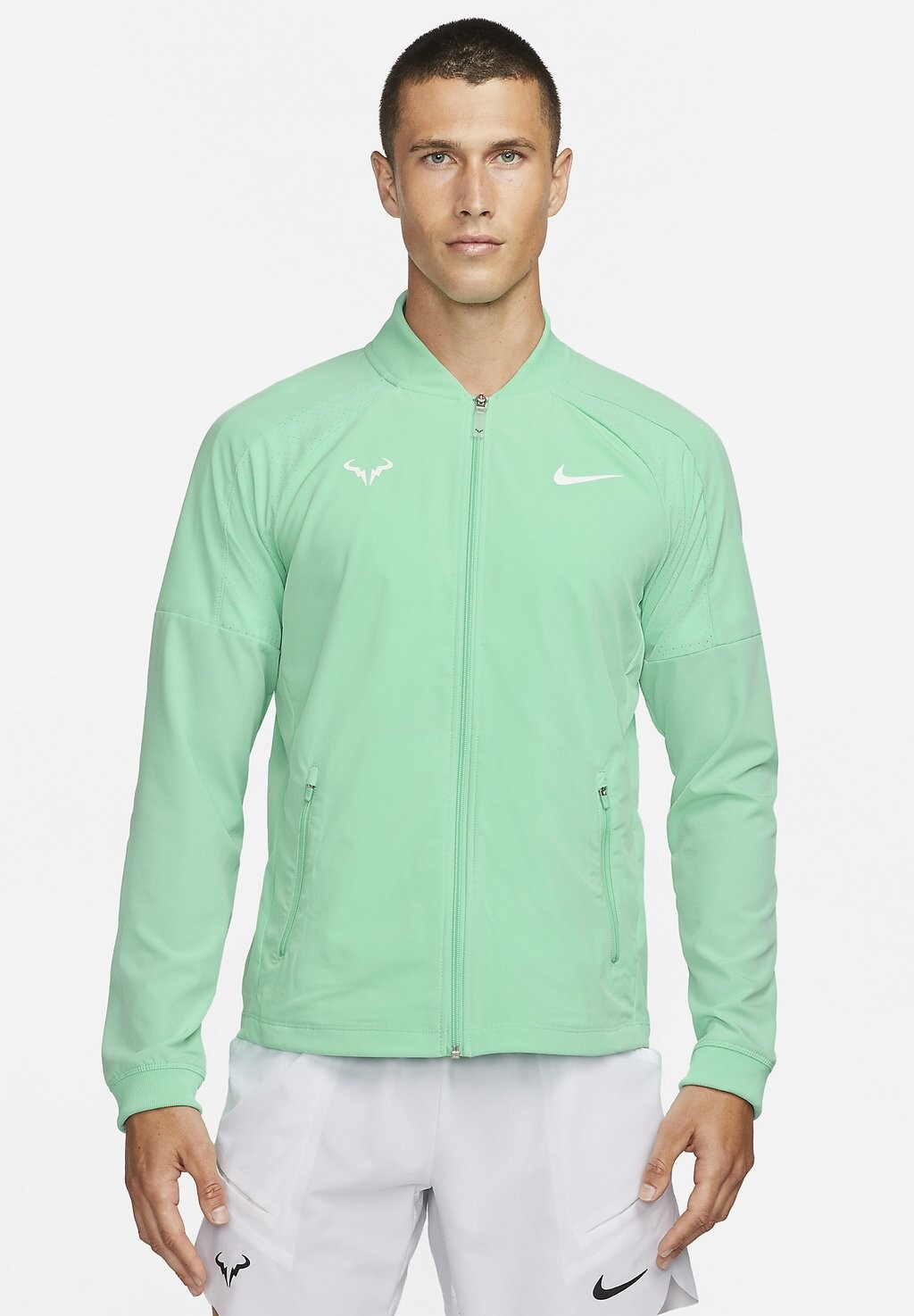 

Спортивная куртка Nike