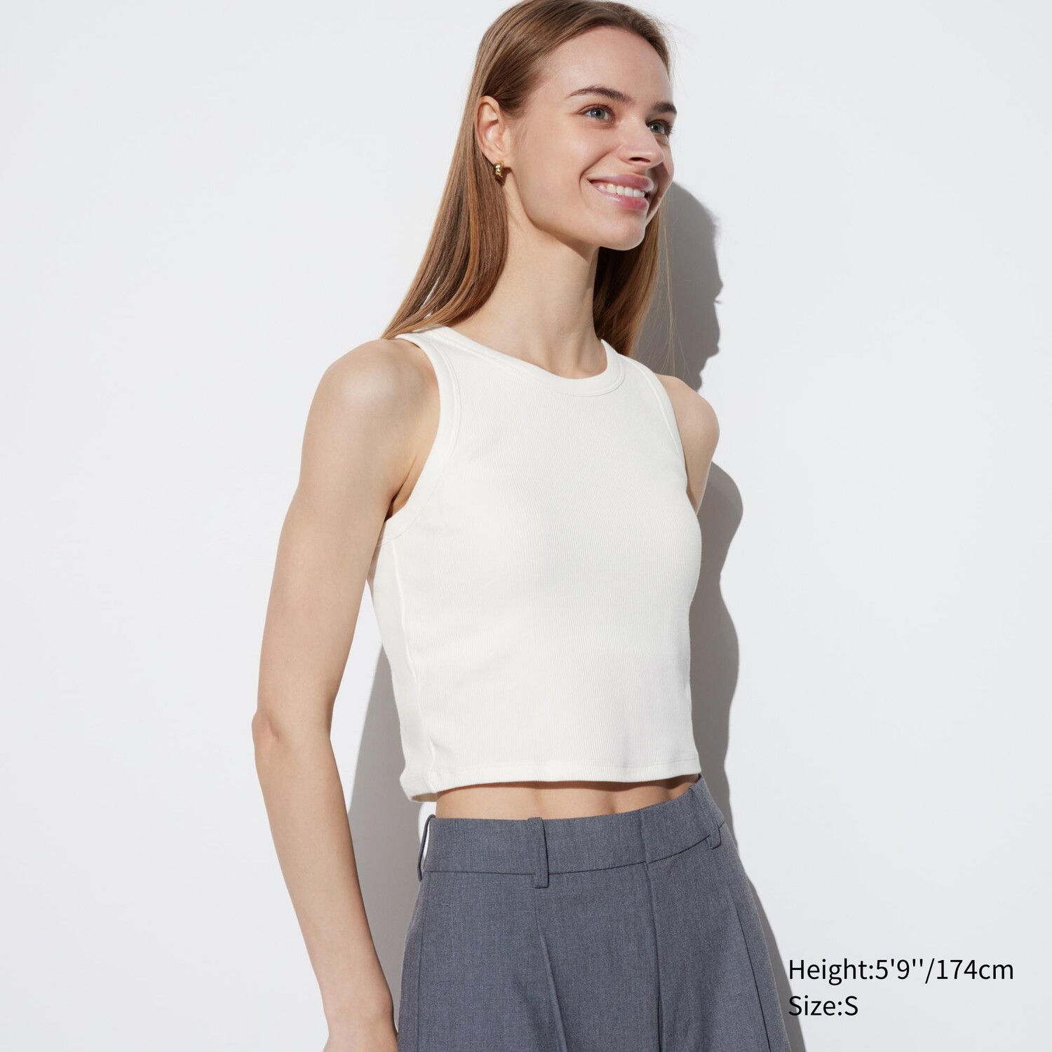 

Топ короткий Uniqlo с чашечками, белый