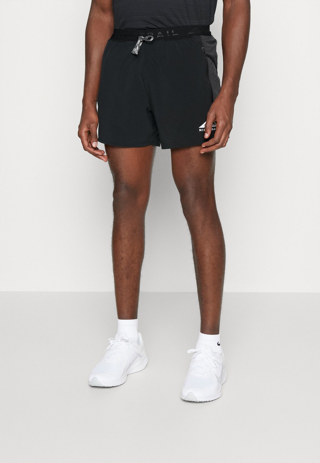 Спортивные шорты Nike Nk Df Secondsunrise, черный / дымчато-серый