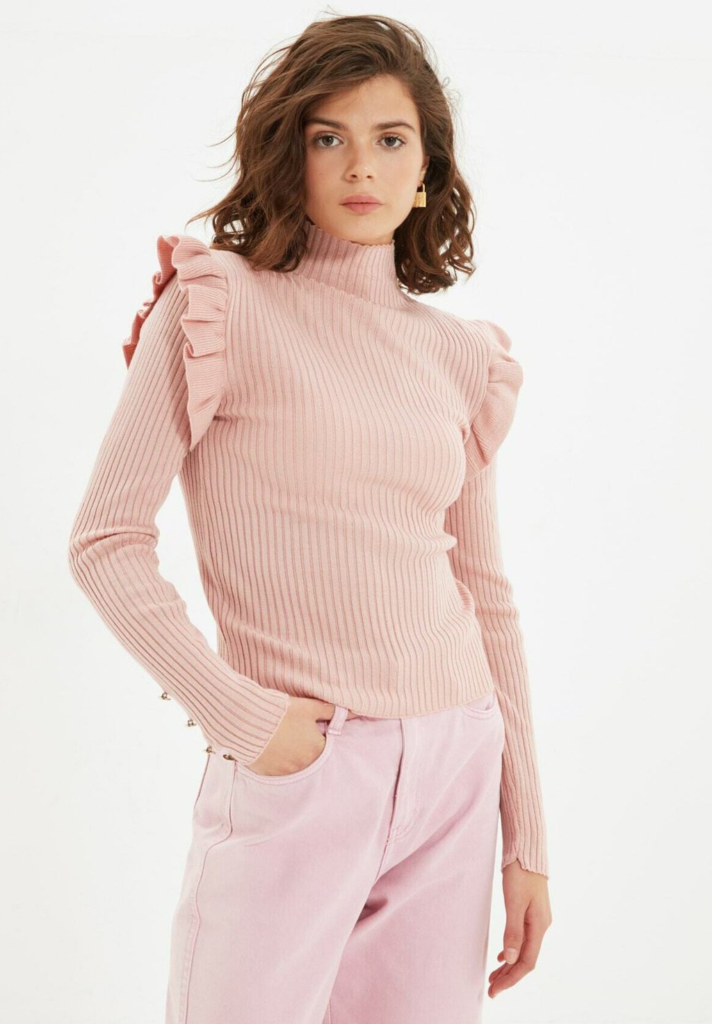 цена Вязаный свитер Trendyol, цвет pink