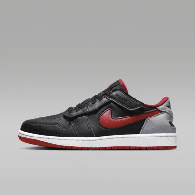 

Кроссовки Jordan Air 1 Low FlyEase, цвет Black/Cement Grey/White/Fire Red