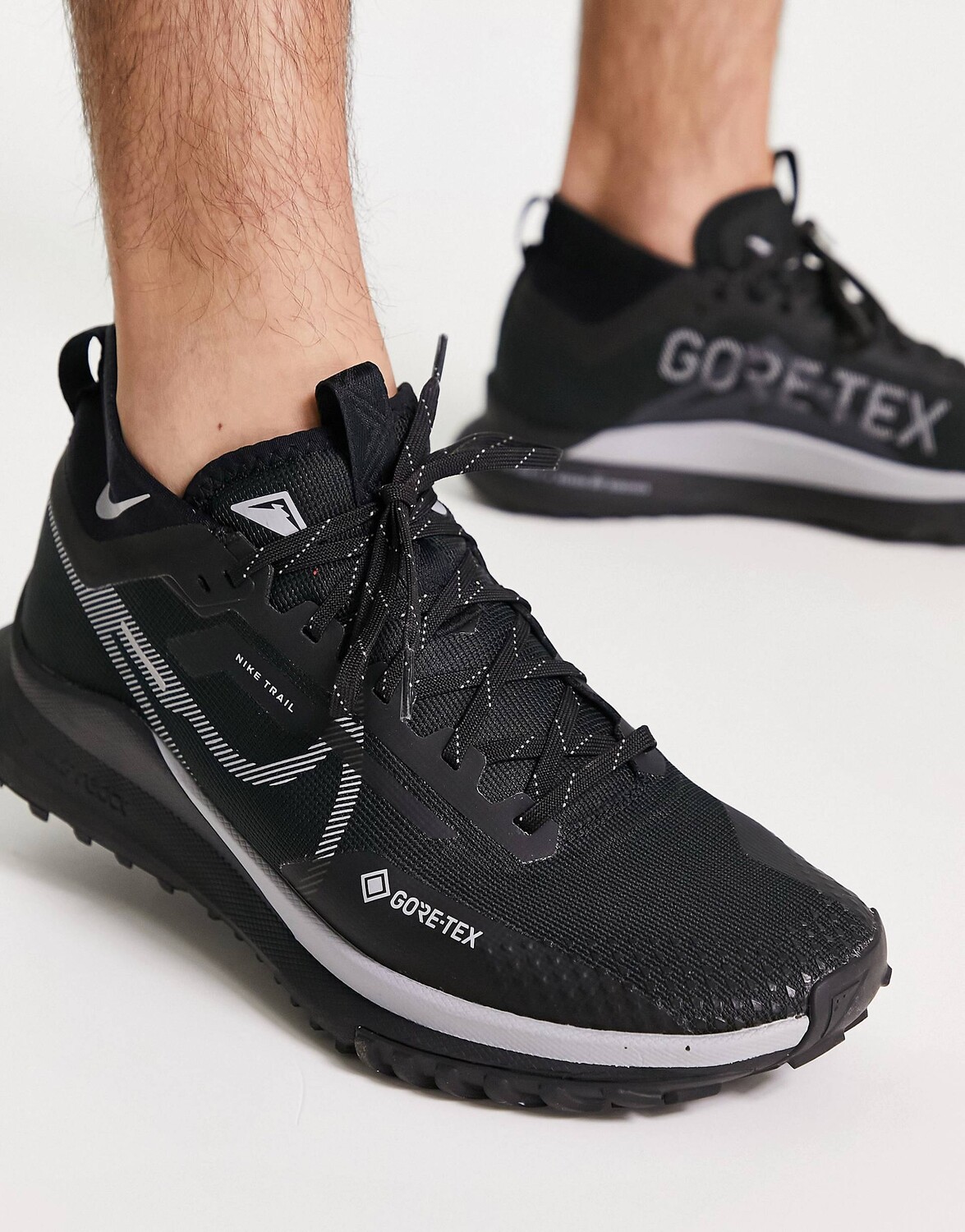 

Черно-белые кроссовки Nike Running Trail Pegasus 4 Gore-TEX