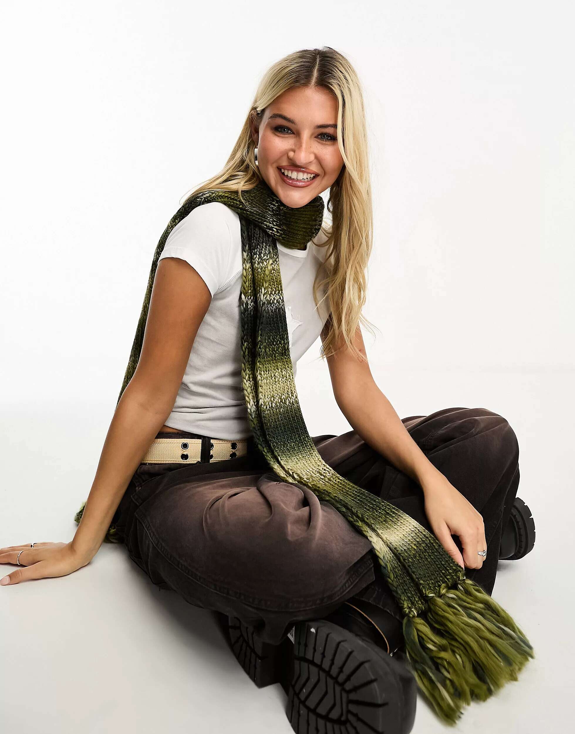 цена Вязаный шарф Basic Pleasure Mode цвета хаки