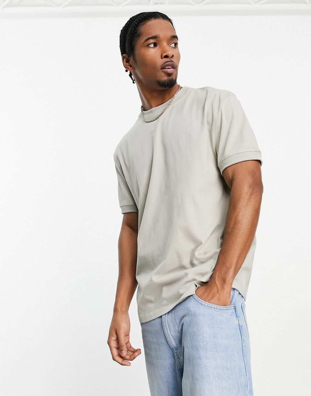 

Свободная футболка с камнем ASOS DESIGN