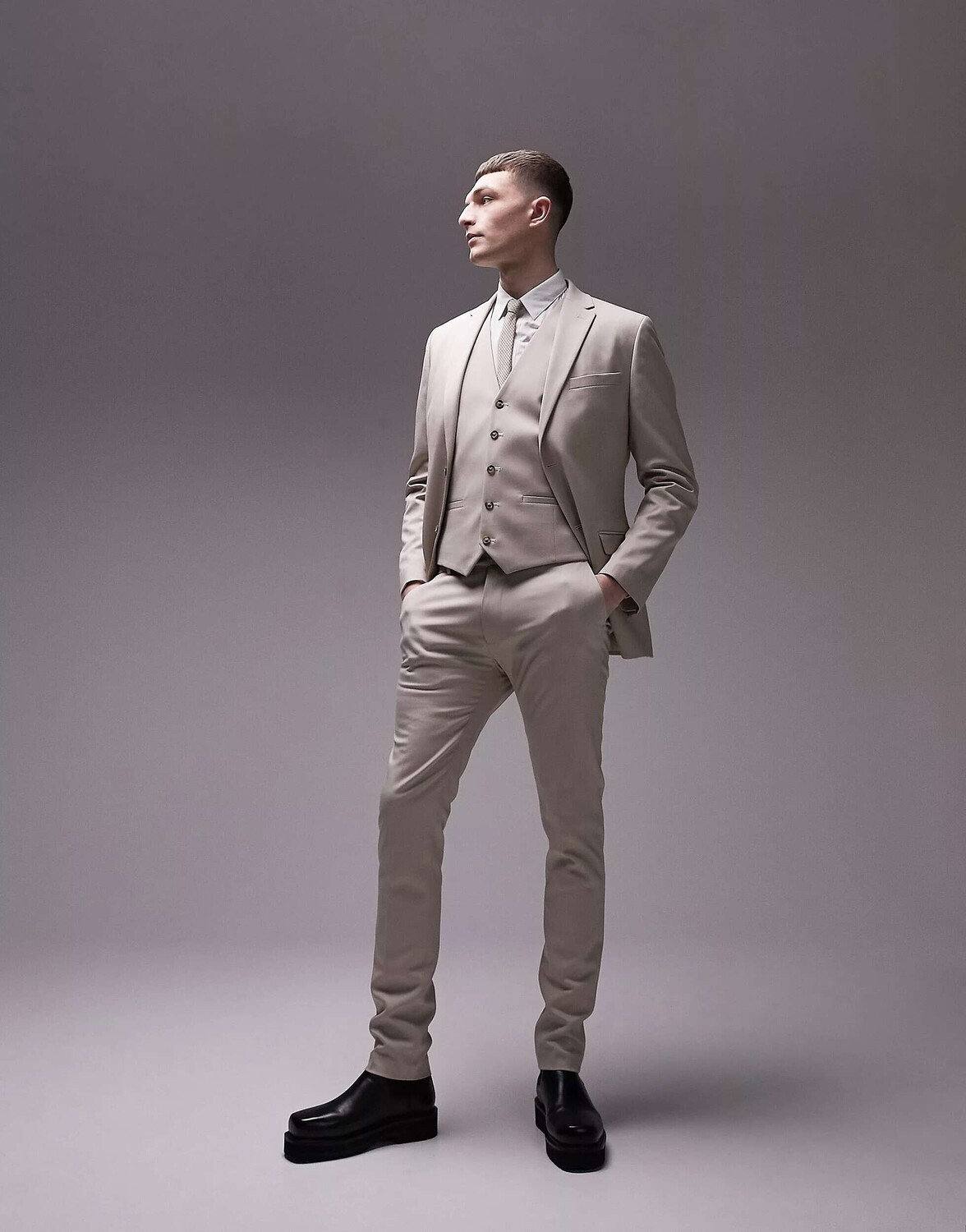 

Суперузкие костюмные брюки с узором «елочка» Topman