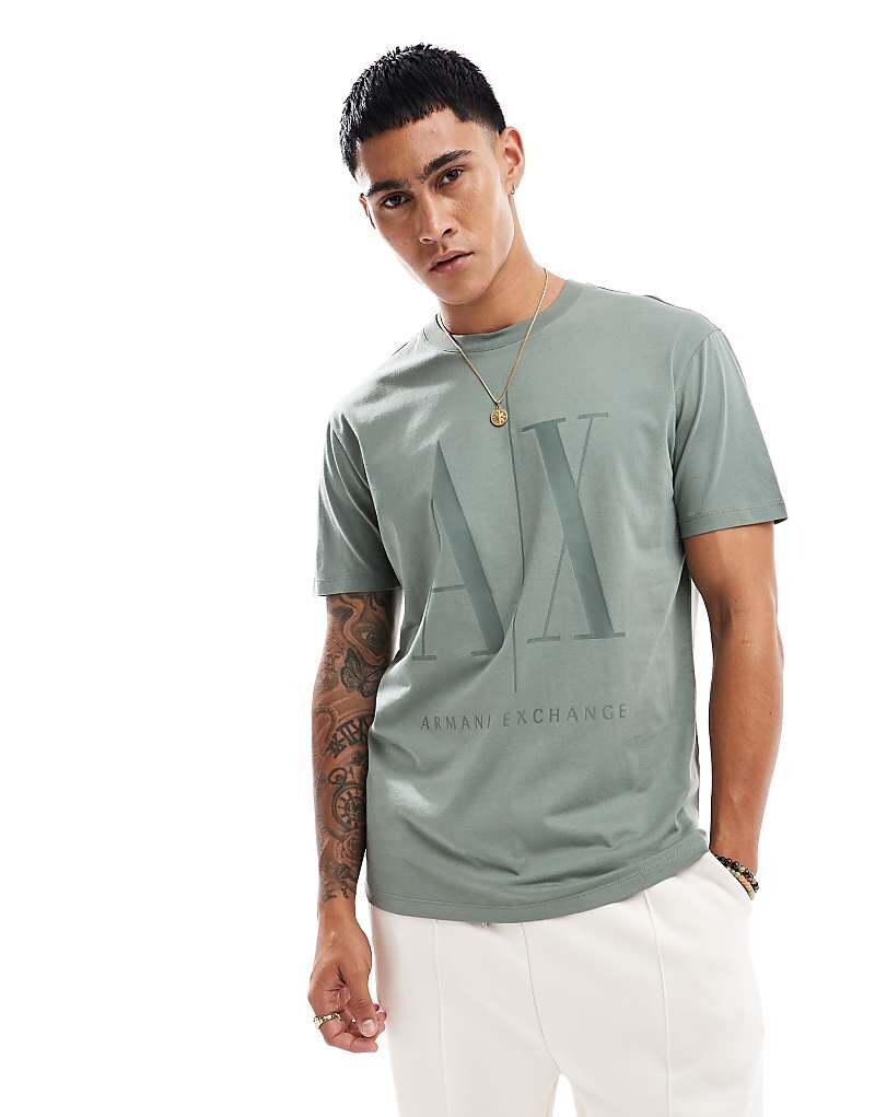 

Зеленая футболка Armani Exchange с логотипом на груди