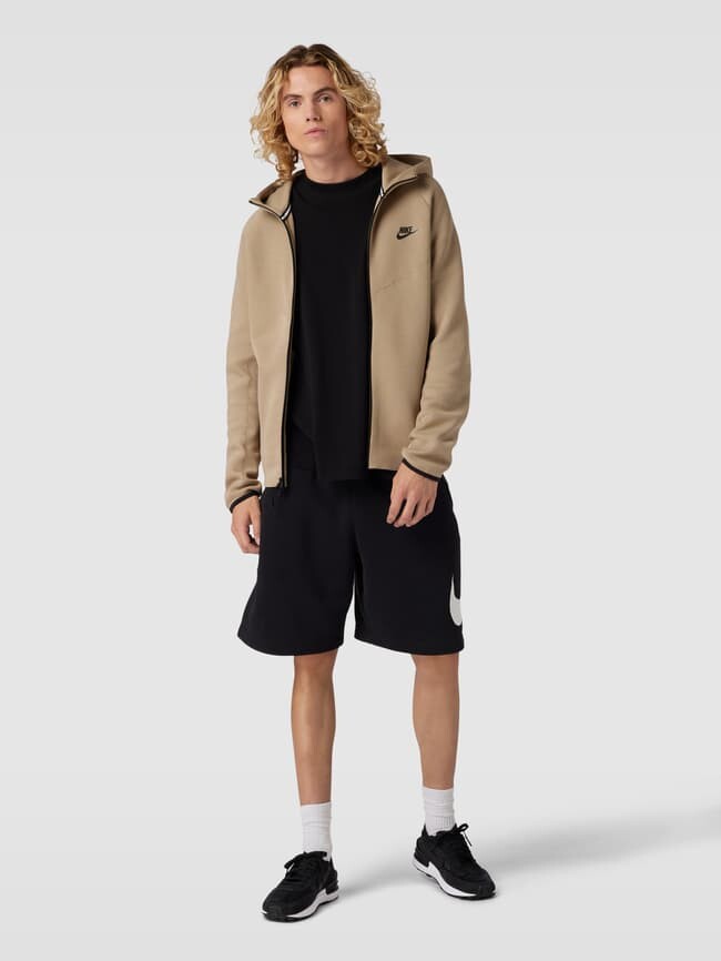

Толстовка с этикеткой Nike, хаки