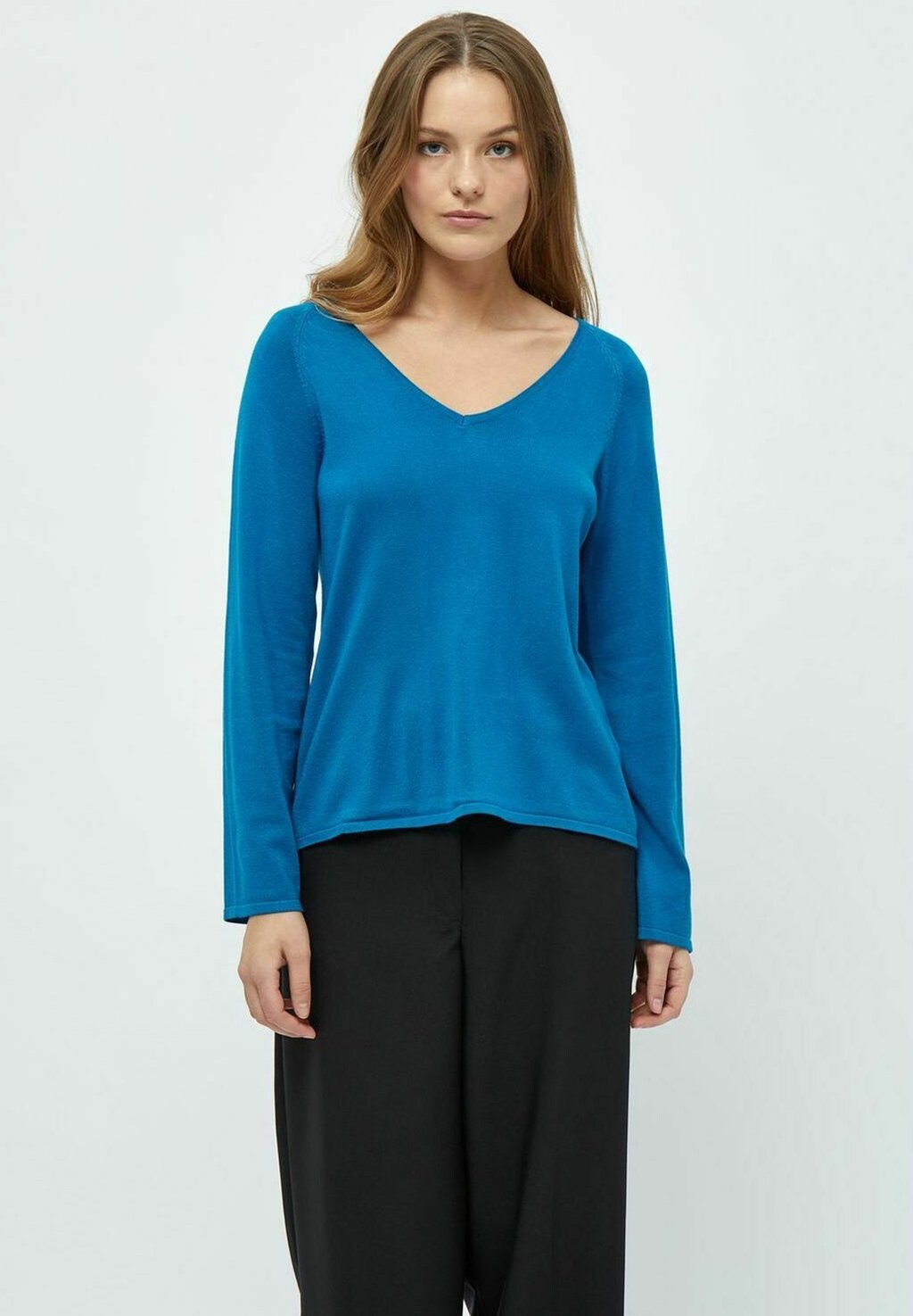

Свитер PEPPERCORN Tana V Neck Raglan Long Sleeve, имперский синий