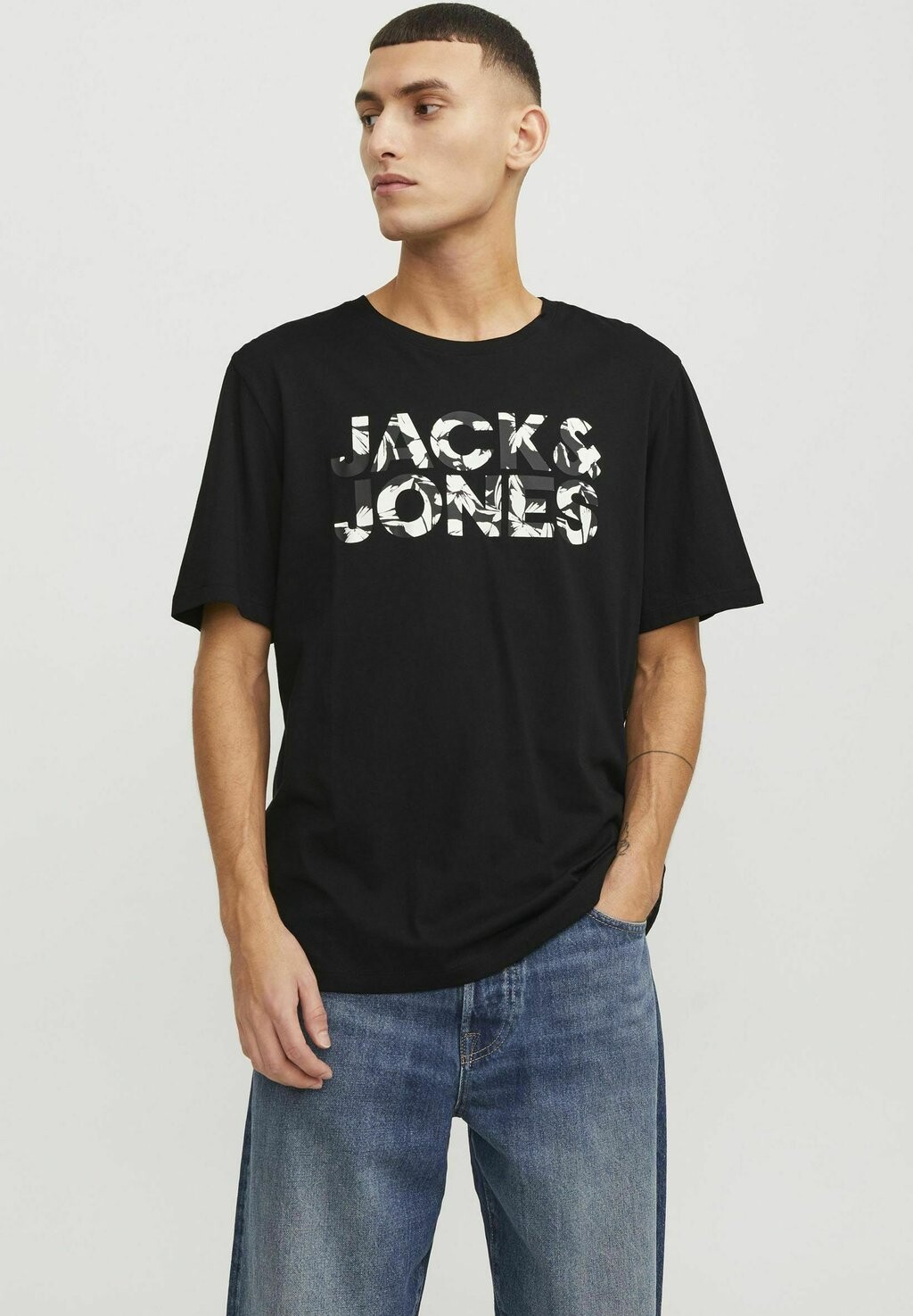 

Футболка с принтом Jack & Jones, цвет black/flower