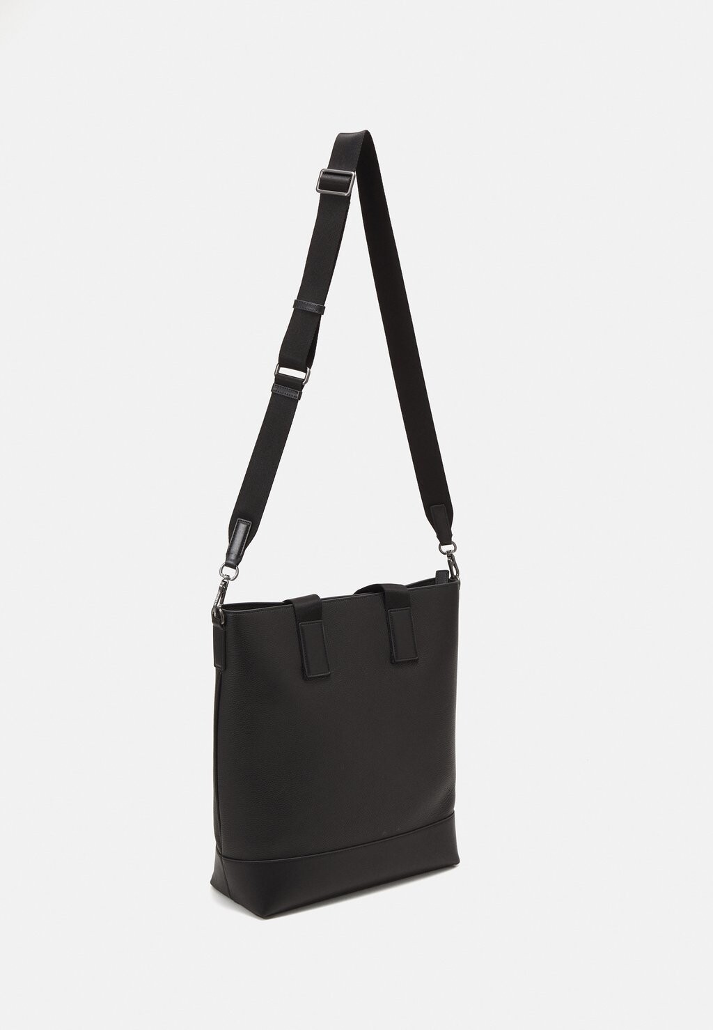 

Сумка-тоут ESSENTIAL TOTE KARL LAGERFELD, черный