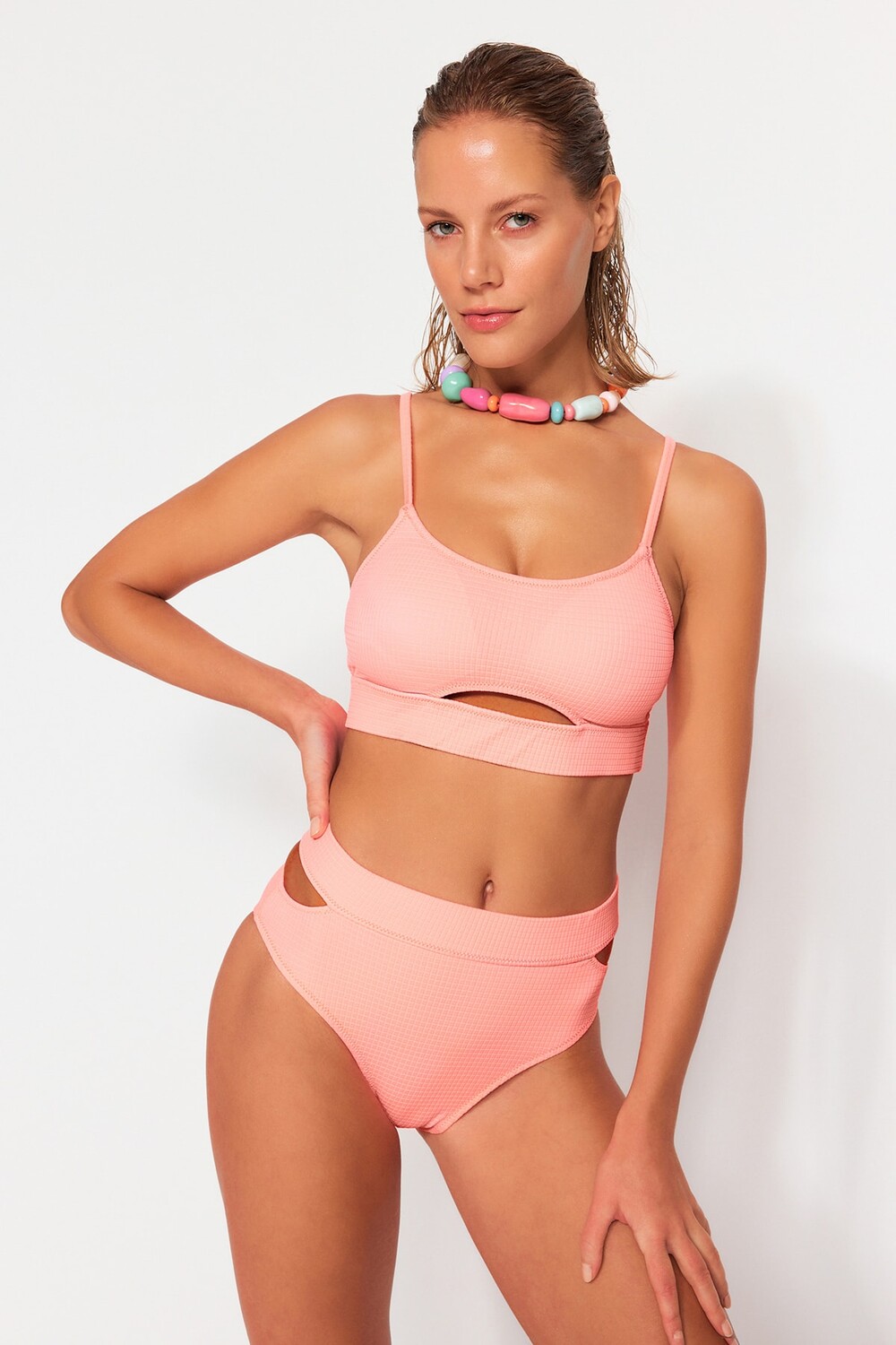 

Низ бикини TRENDYOLMİLLA, гранатовый, Красный