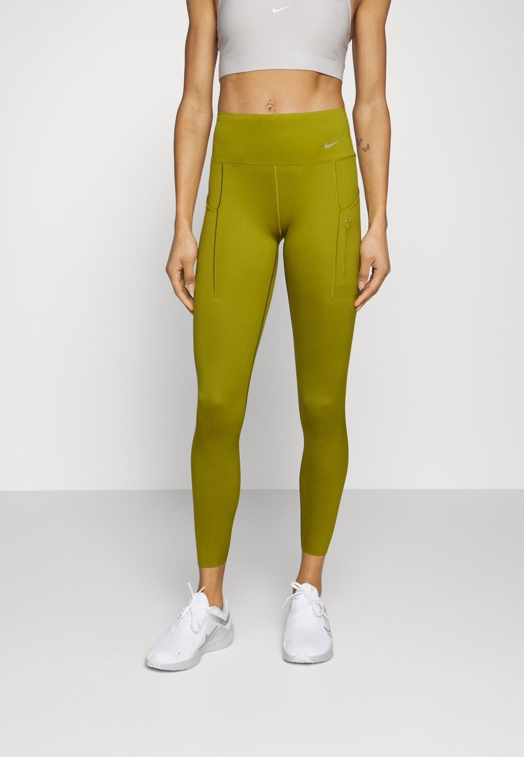 

Тайтсы Nike, Зеленый