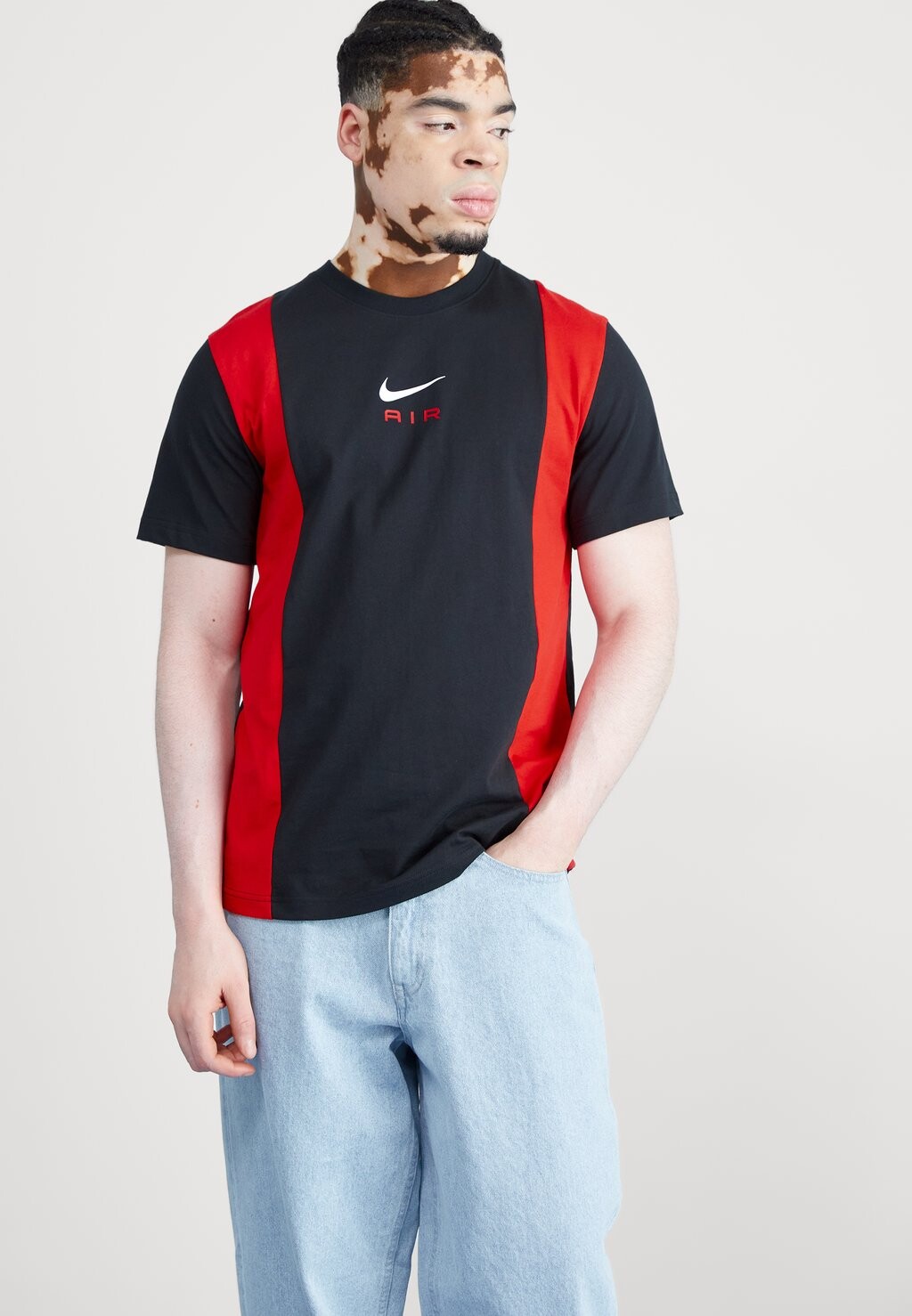 

Футболка с принтом Air Nike, цвет black/university red