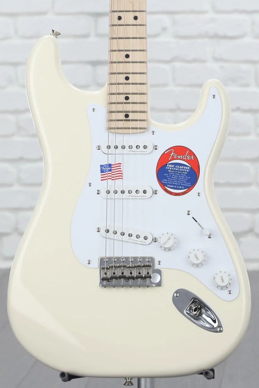 

Fender Eric Clapton Stratocaster — олимпийский белый цвет с кленовой накладкой на грифе