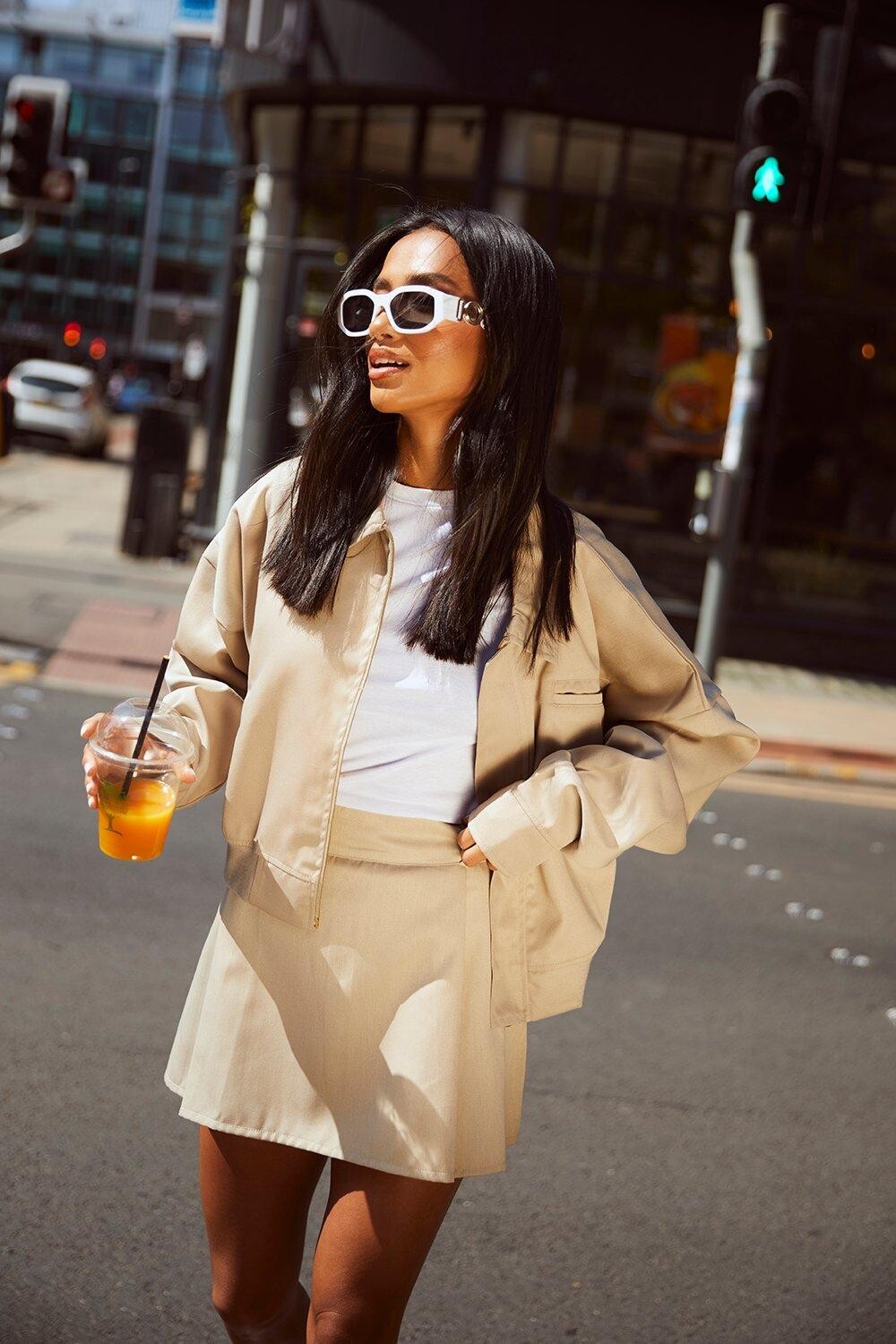 

Базовая укороченная хлопковая футболка с рукавами реглан boohoo, белый