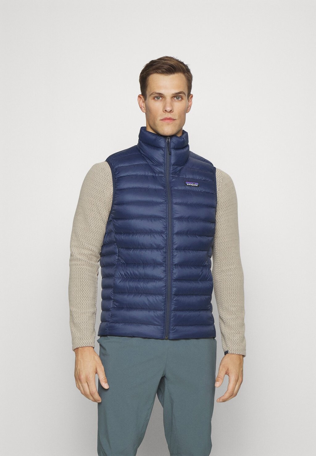 

Жилет Patagonia ЖИЛЕТ, цвет new navy