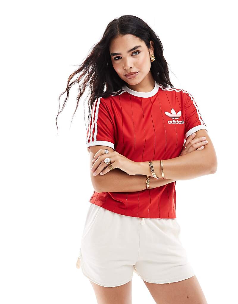 

adidas Originals – adicolor – красная полосатая футболка с тремя полосками