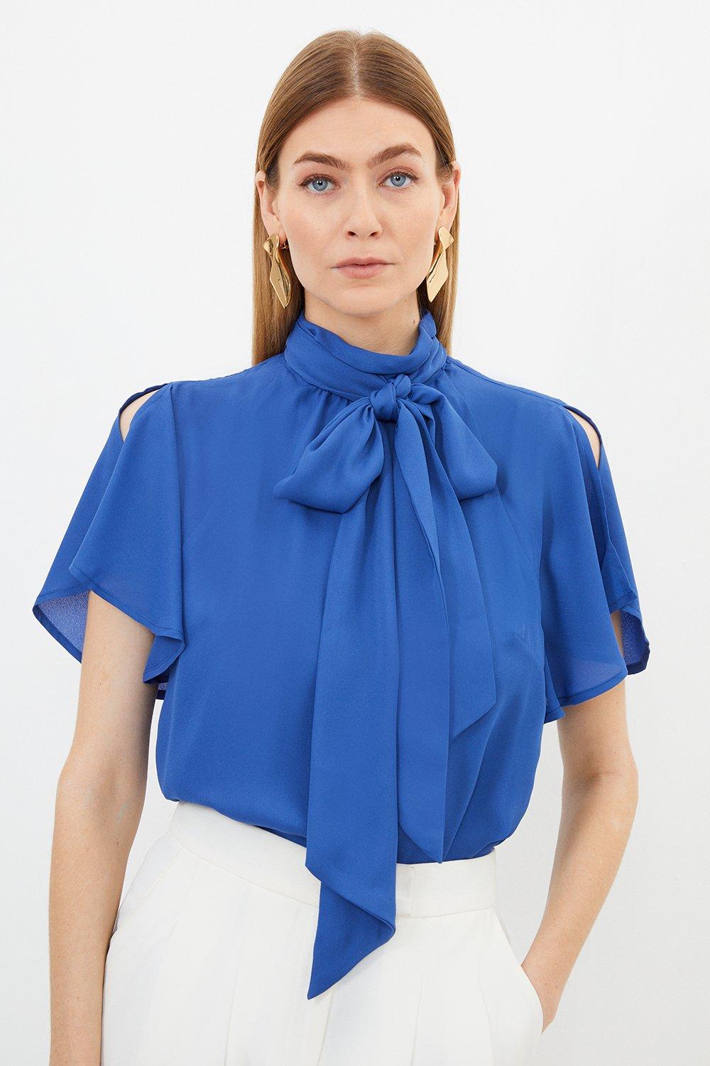цена Тканая блузка с рюшами и завязками на шее Georgette Karen Millen, синий
