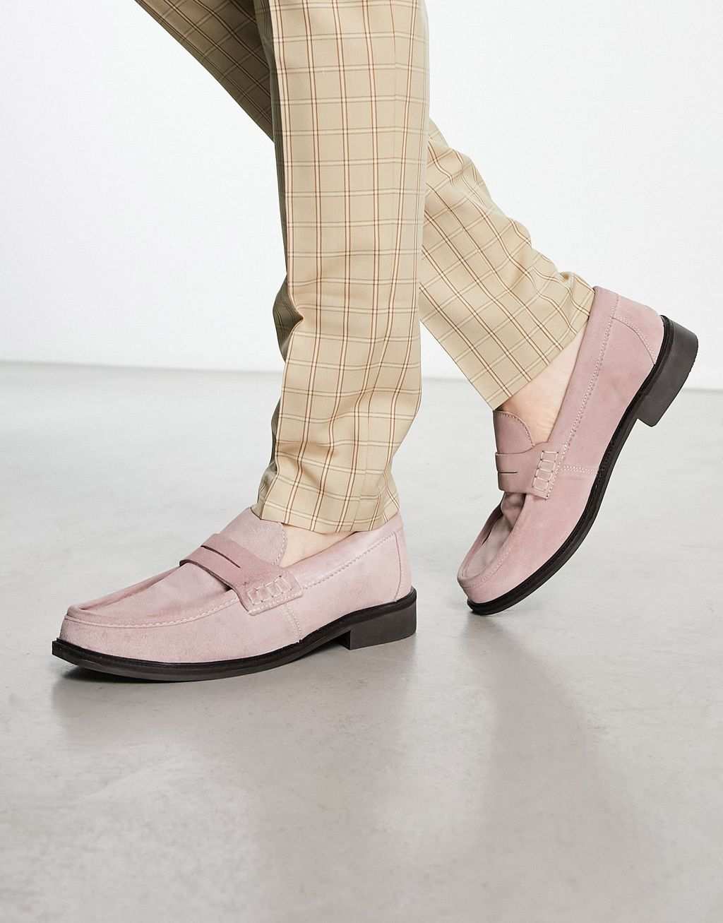 Розовые замшевые лоферы H by Hudson Exclusive Brawley бордовые ботинки на шнуровке h by hudson exclusive amos