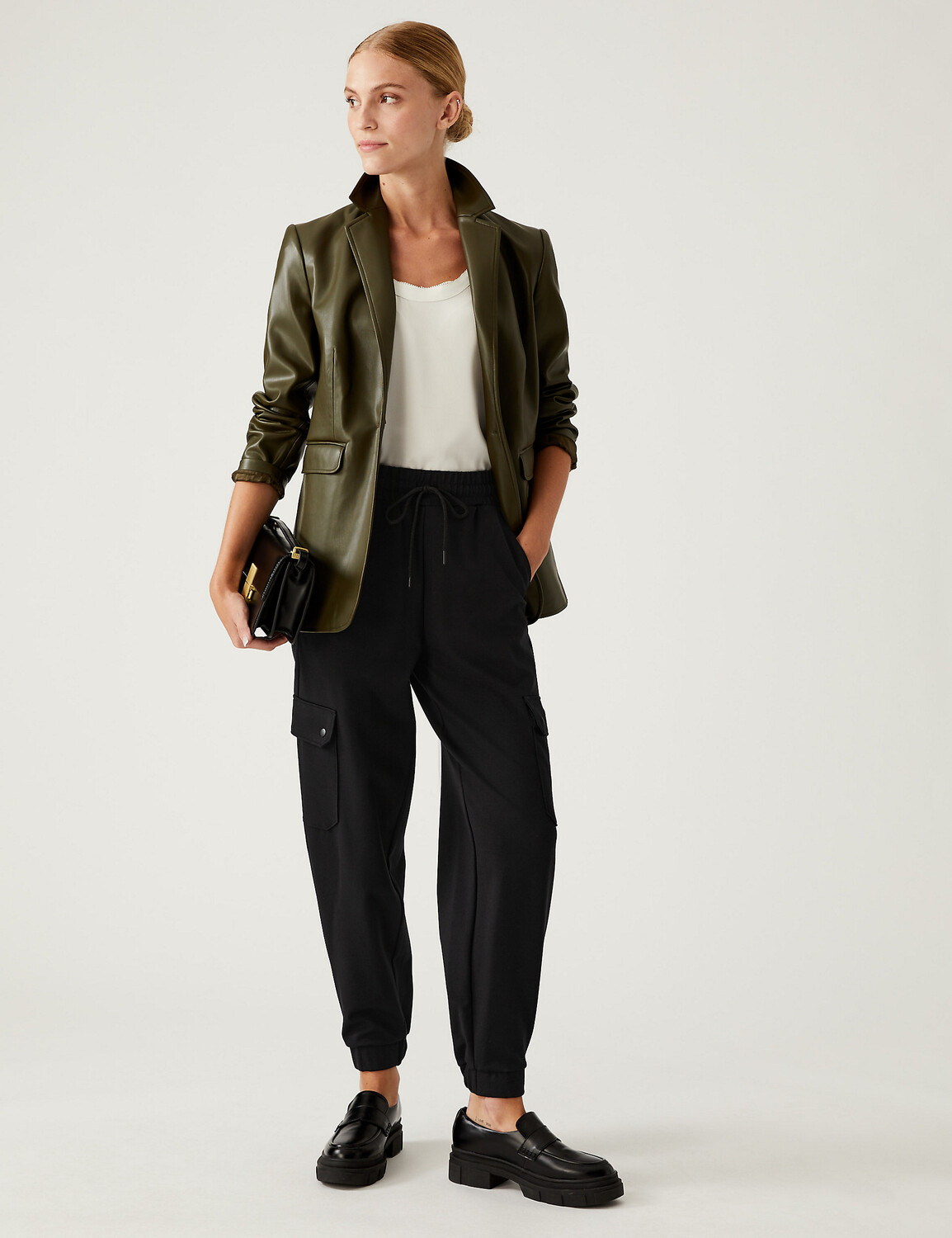 

Зауженные джоггеры Ponte Utility Grazer до щиколотки Marks & Spencer, черный