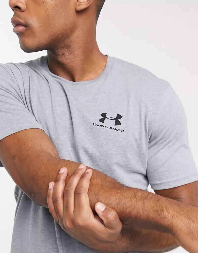

Темно-серая футболка с логотипом Under Armour