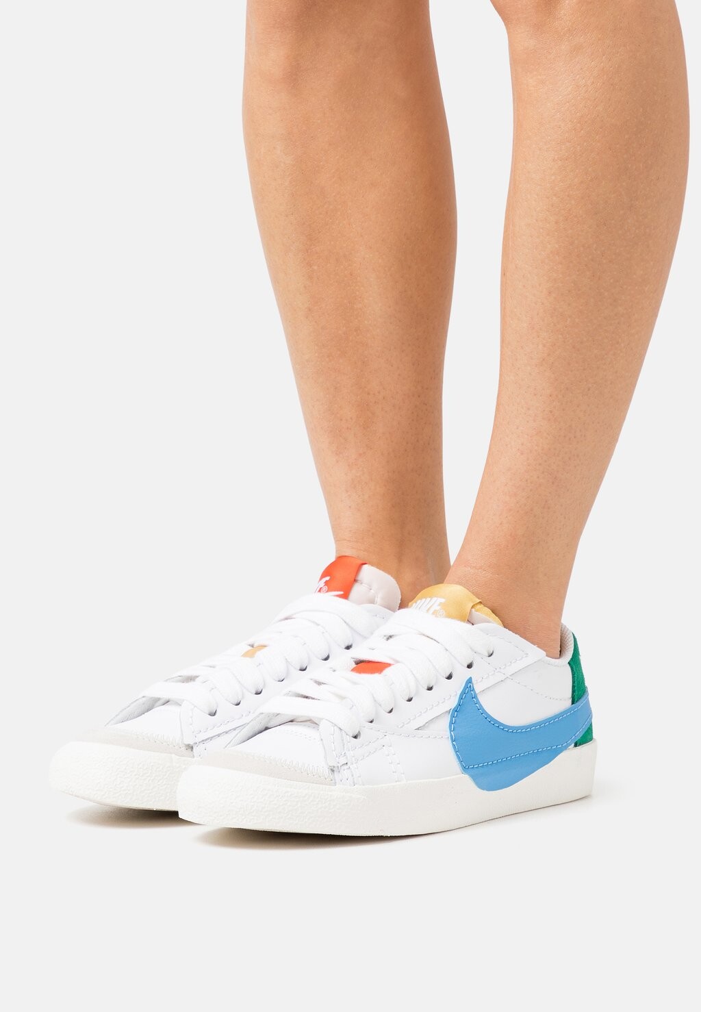 

Кроссовки Nike