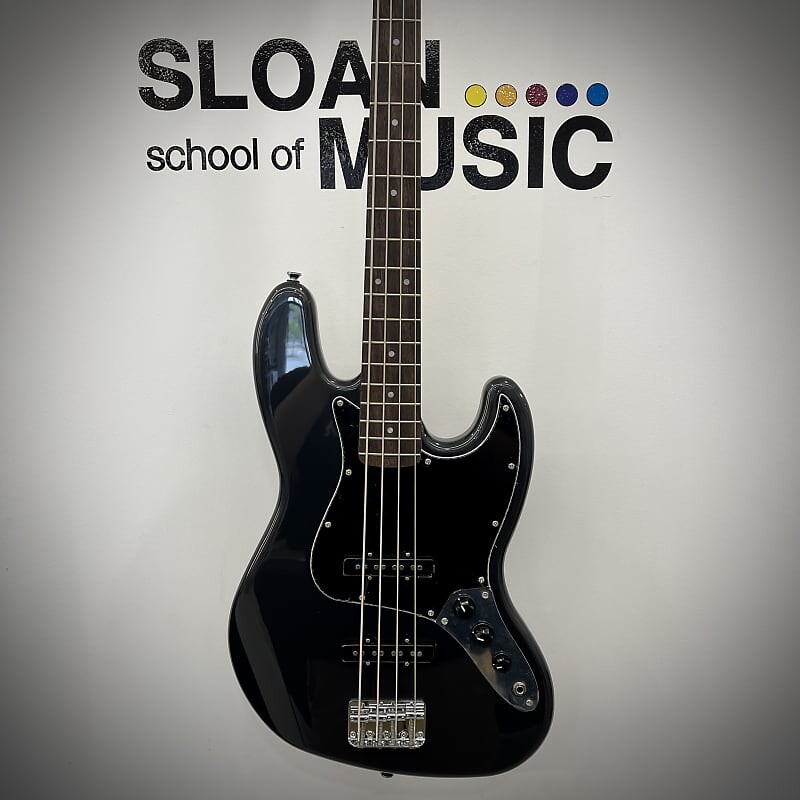 

Басс гитара Squier Affinity Jazz Bass - Charcoal Frost Metallic/Laurel FB