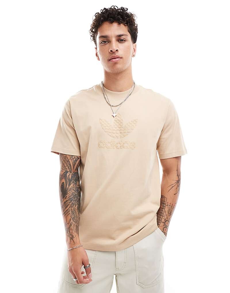 

adidas Originals – бежевая футболка с логотипом