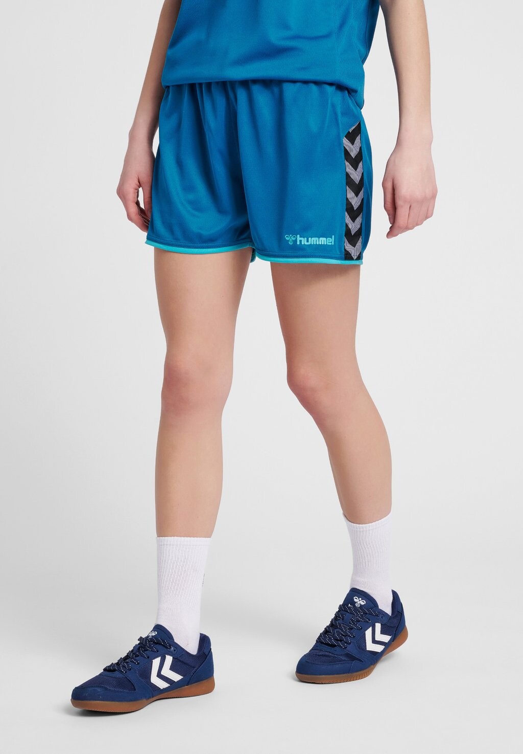 

Спортивные шорты Hummel, светло-синий