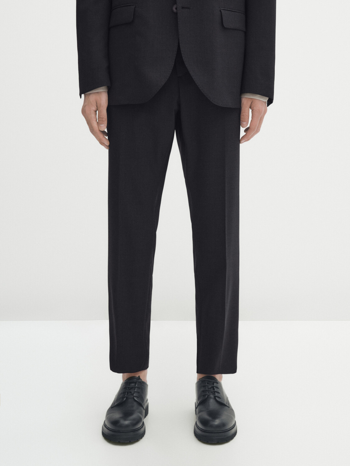 

Серые костюмные брюки из шерсти стрейч Massimo Dutti, серый