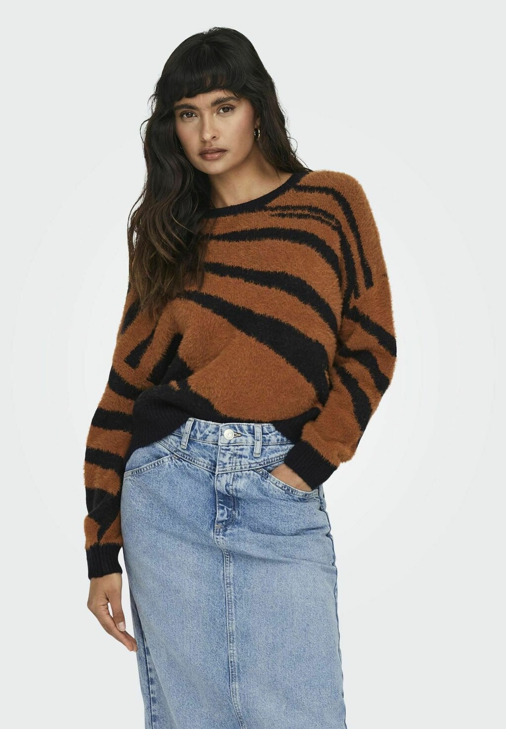 

Свитшот ONLY GIANNA L S JQ O-NECK CC, цвет cathay spice