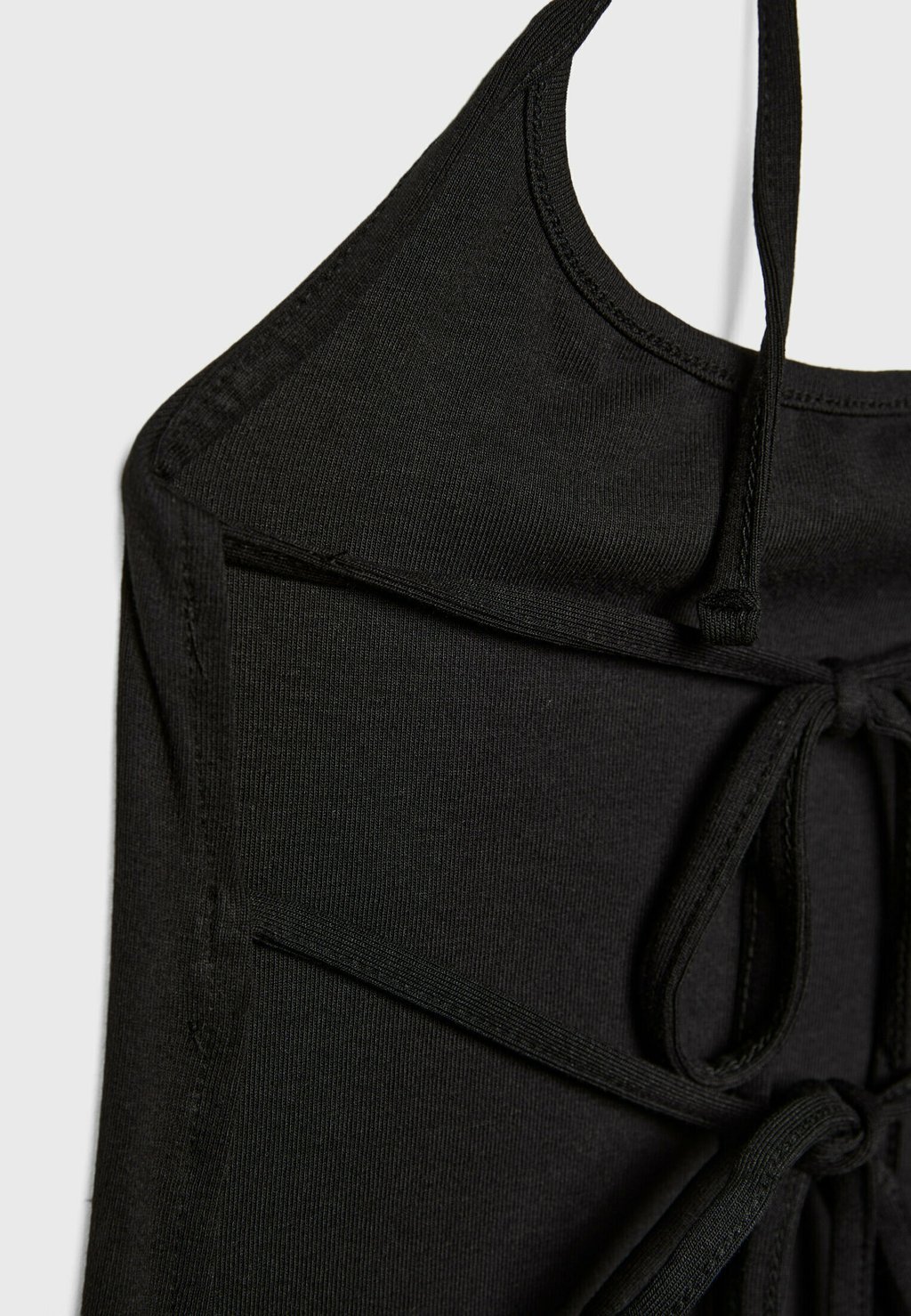 

Топ HALTER WITH BACK STRAPS Stradivarius, черный