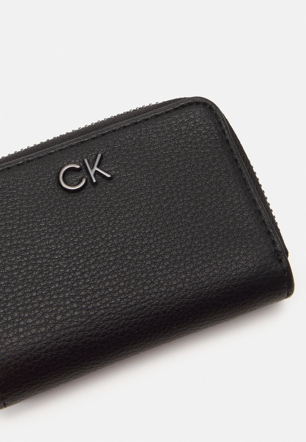

Кошелек Daily Small Zip Around Calvin Klein, черный