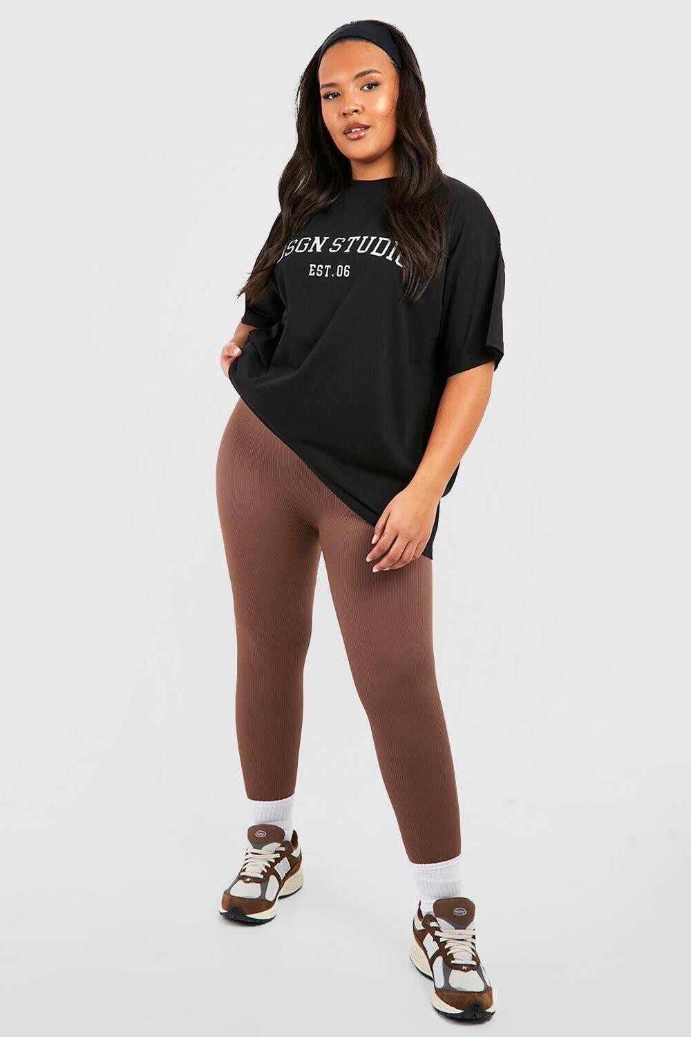 

Футболка оверсайз dsgn studio с аппликациями Boohoo, черный