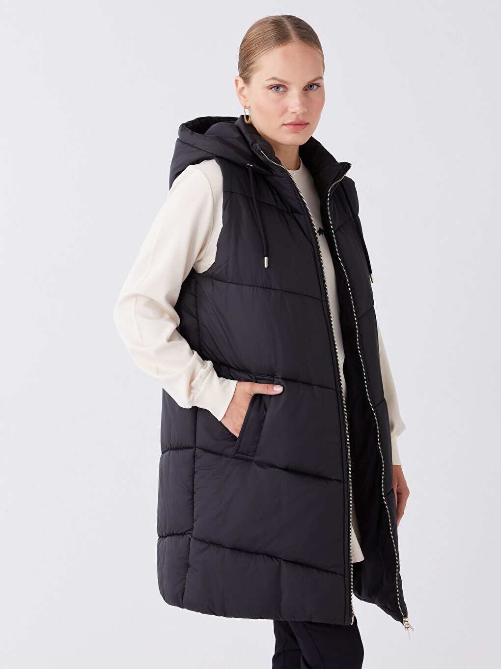 

Женский однотонный пуховик с капюшоном LCW Modest, черный