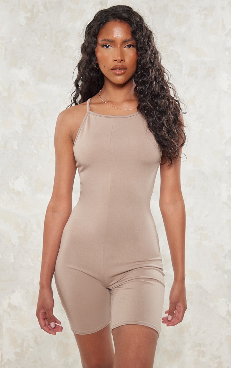 

PrettyLittleThing Комбинезон Mocha Sculpt с перекрестными ремешками