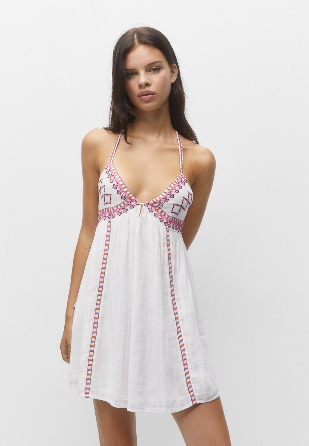 

Летнее платье PULL&BEAR, белый