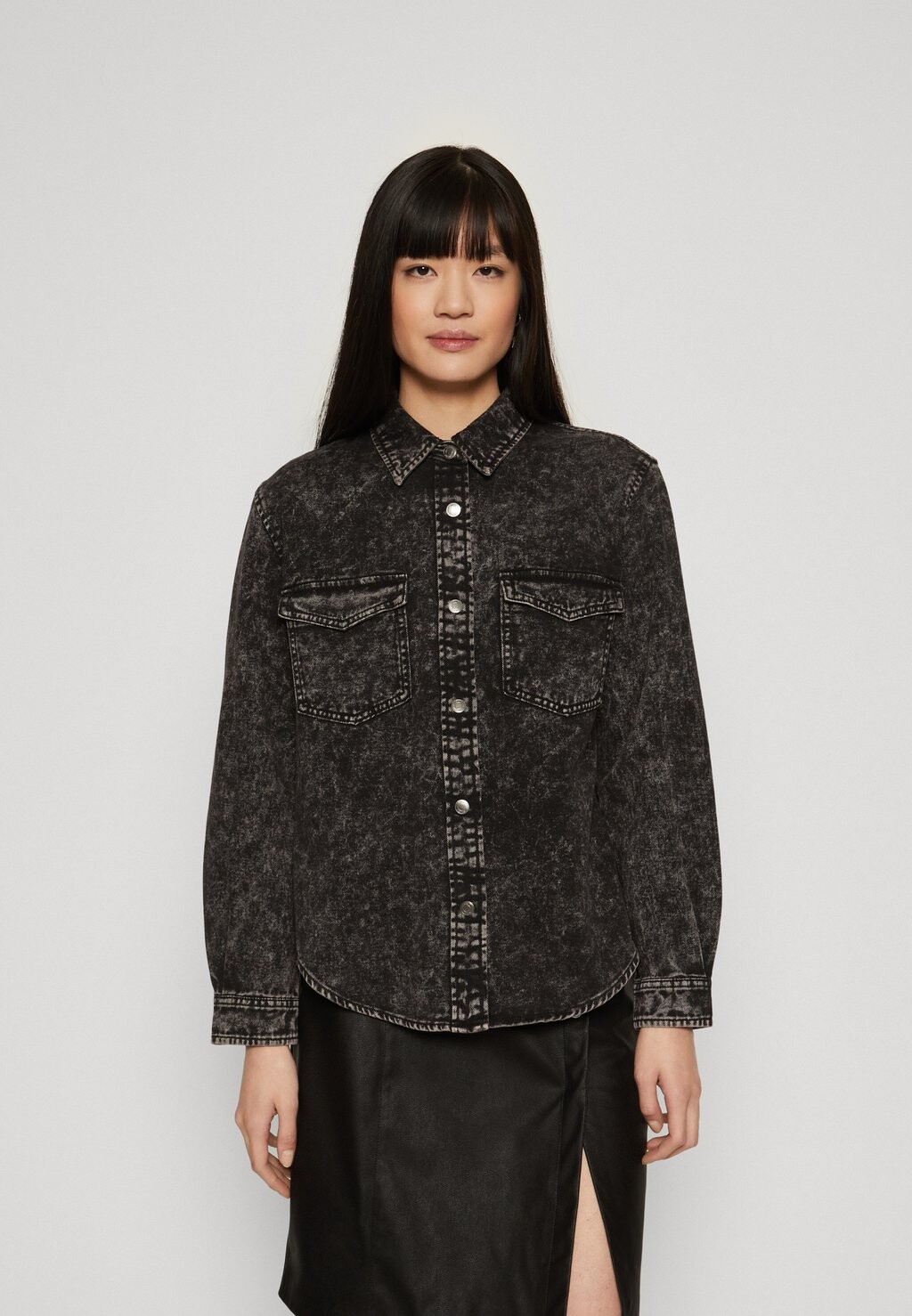 

Джинсовая куртка ONLY ONLDREW SHACKET, цвет black acid wash