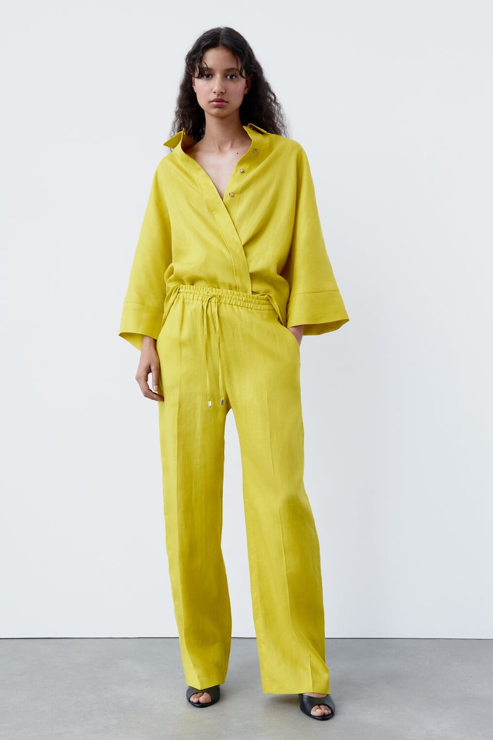 

Льняные брюки в пижамном стиле ZARA