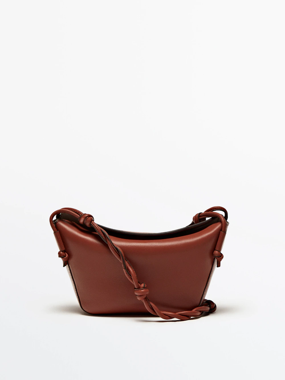 

Кожаная сумка через плечо с тканым ремешком Massimo Dutti