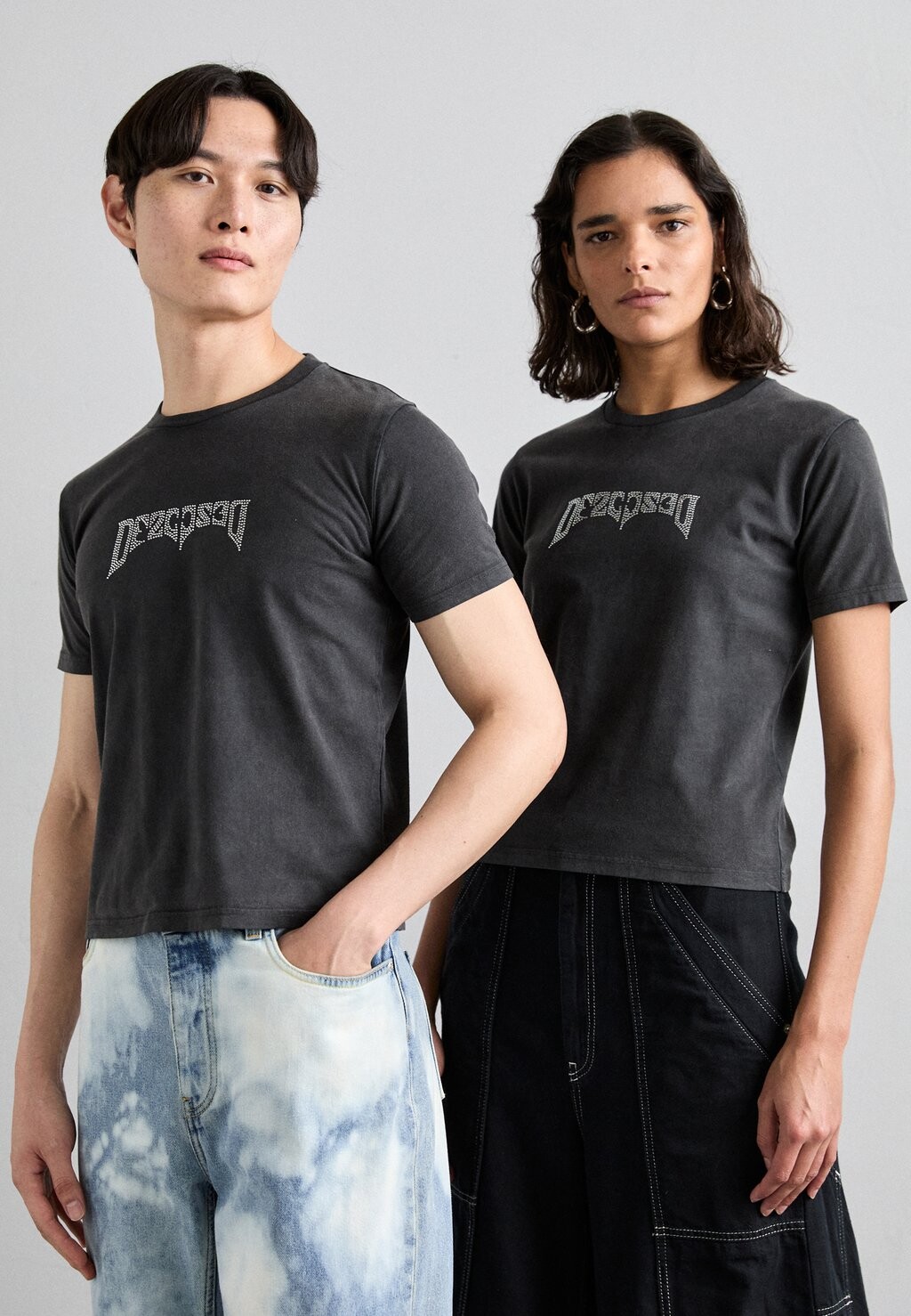 

Футболка с принтом LUSTER FITTED UNISEX 032c, цвет faded black