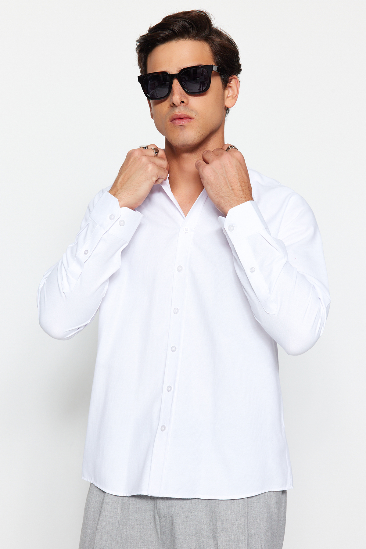 Рубашка Trendyol мужская классического кроя, белый полосатая рубашка оверсайз trendyol белый