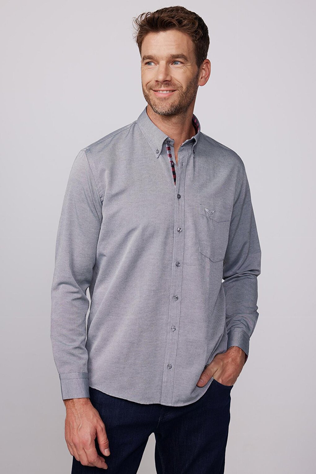 Классическая хлопковая простая мужская оксфордская рубашка серого цвета с легким глажением TUDORS, серый
